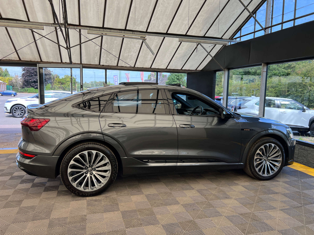 Audi E-tron E-tron Sportback 55 Launch Edition Quattro Grey #6
