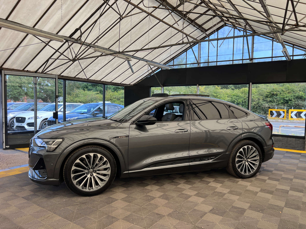 Audi E-tron E-tron Sportback 55 Launch Edition Quattro Grey #3