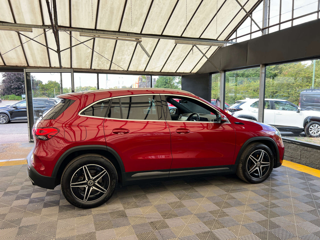 Mercedes-Benz EQA Suv Red #4