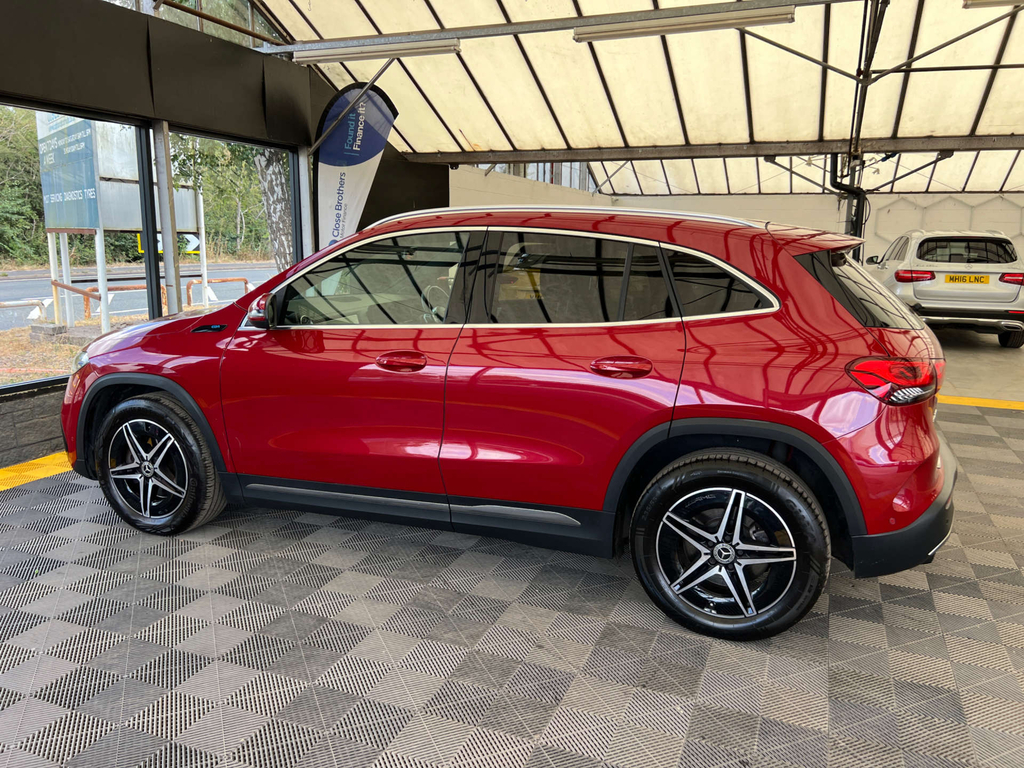 Mercedes-Benz EQA Suv Red #3
