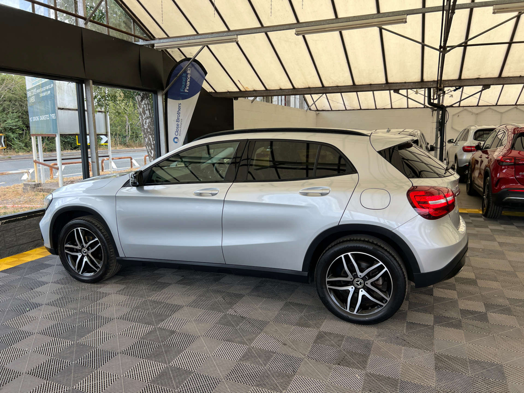 Mercedes-Benz GLA Class Suv Silver #3