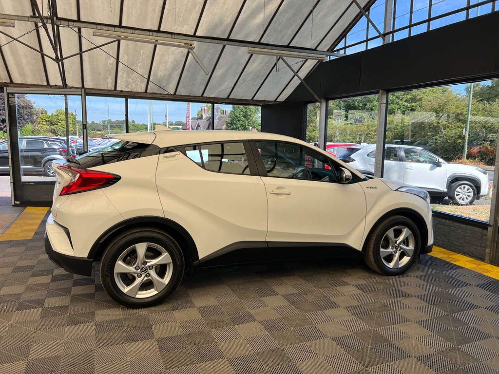 Toyota C-Hr Suv White #6