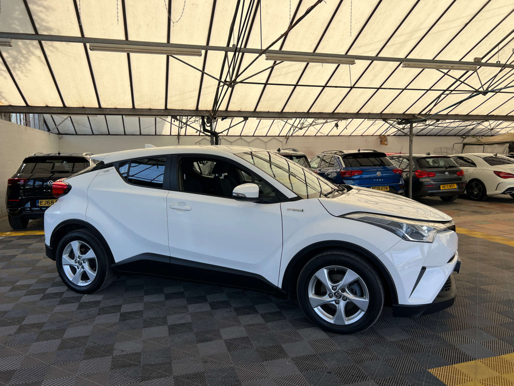 Toyota C-Hr Suv White