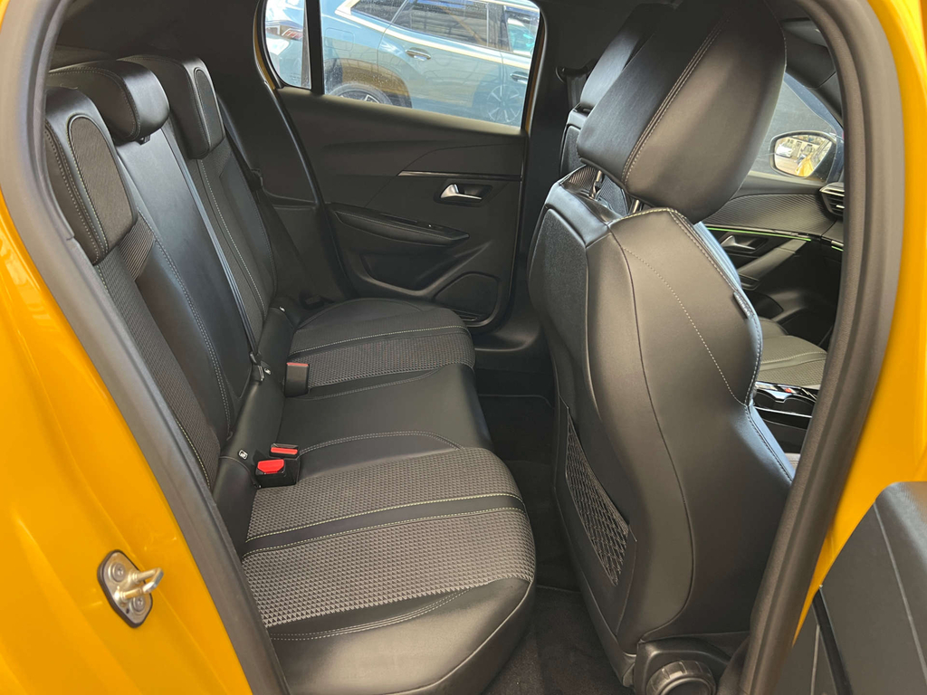 Peugeot 208 1.2 Puretech Allure Premium Hatchback M  #18