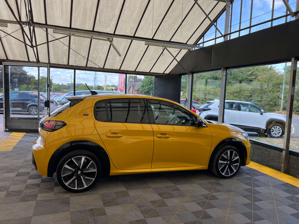 Peugeot 208 Hatchback Yellow #4