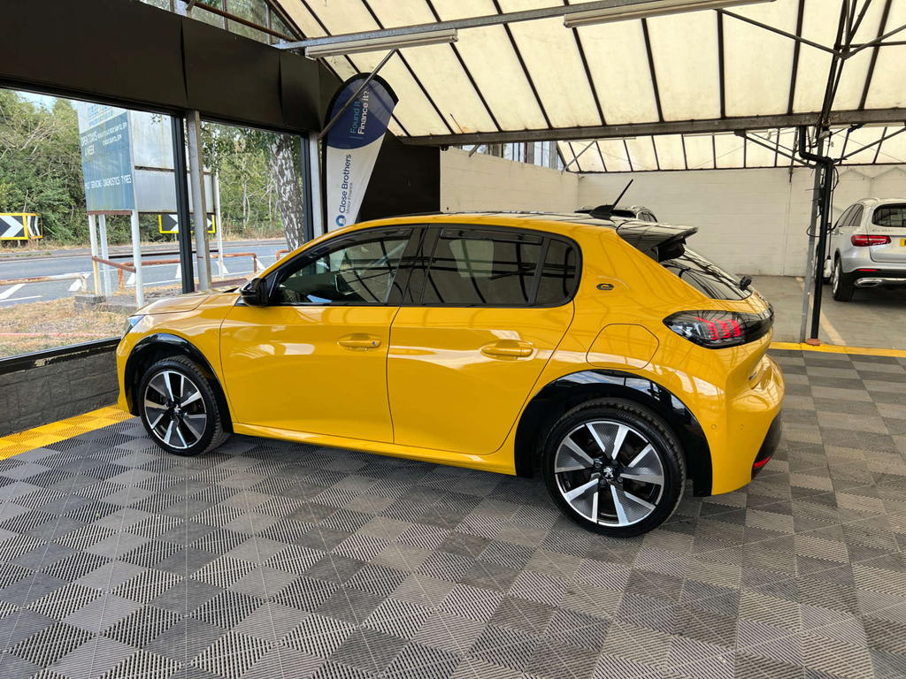 Peugeot 208 Hatchback Yellow #3