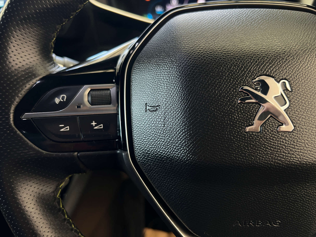 Peugeot 208 1.2 Puretech Allure Premium Hatchback M  #8