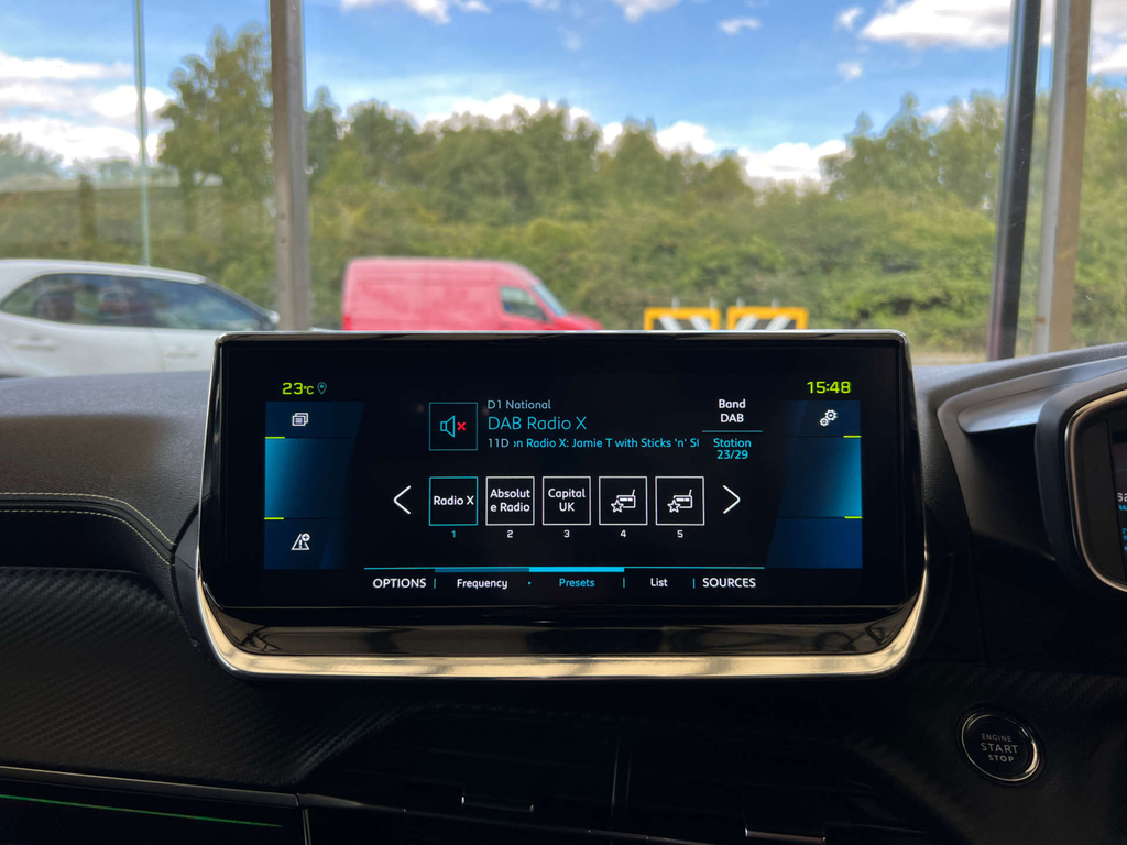 Peugeot 208 1.2 Puretech Allure Premium Hatchback M  #11
