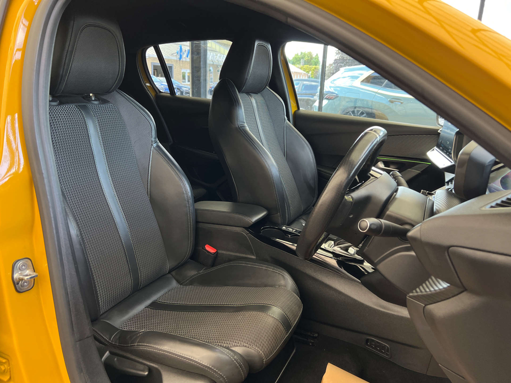 Peugeot 208 Hatchback Yellow #5