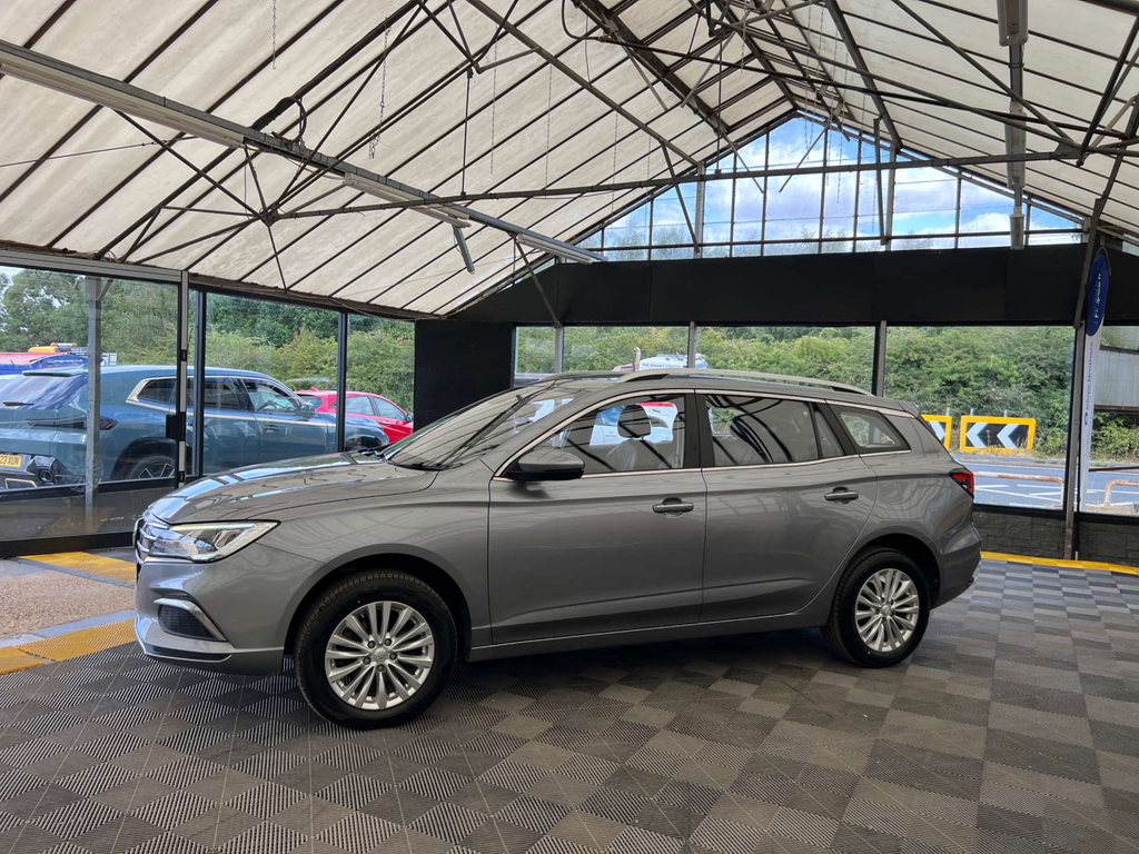 MG MG5 Estate Silver #3