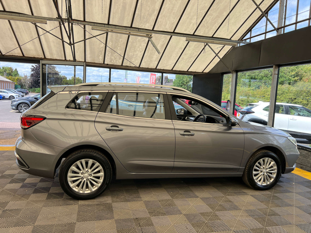 MG MG5 Estate Silver #5