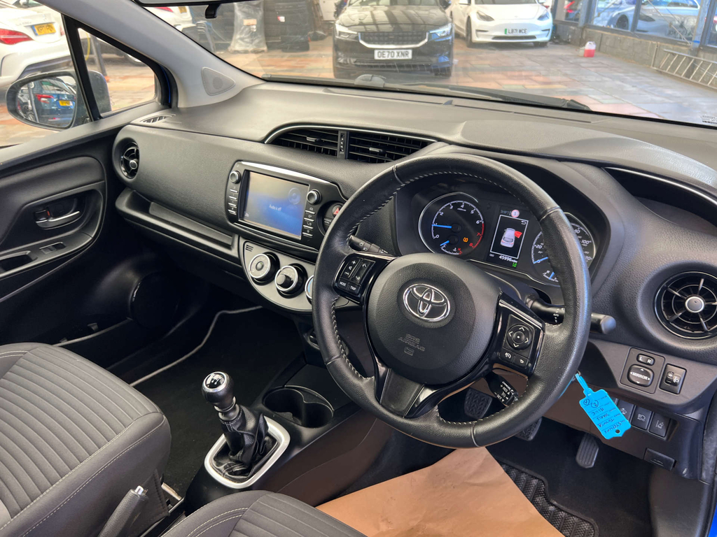 Toyota Yaris Yaris Icon Tech Vvt-i Hev Cvt White #7