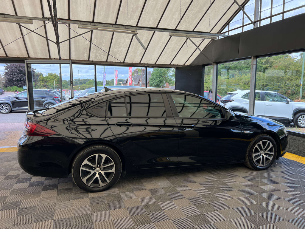 Vauxhall Insignia Hatchback Black #2