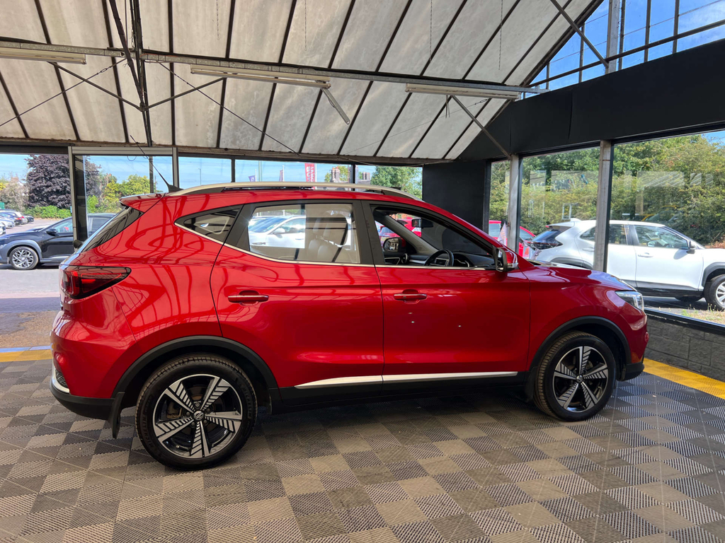 MG ZS Suv Red #5