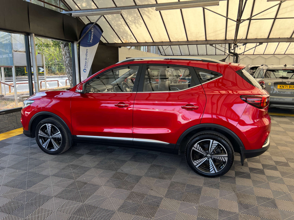 MG ZS Suv Red #4