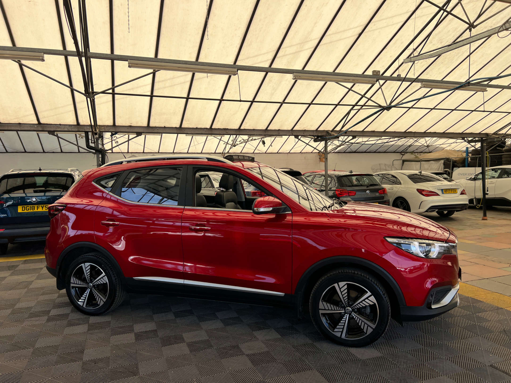 MG ZS Suv Red