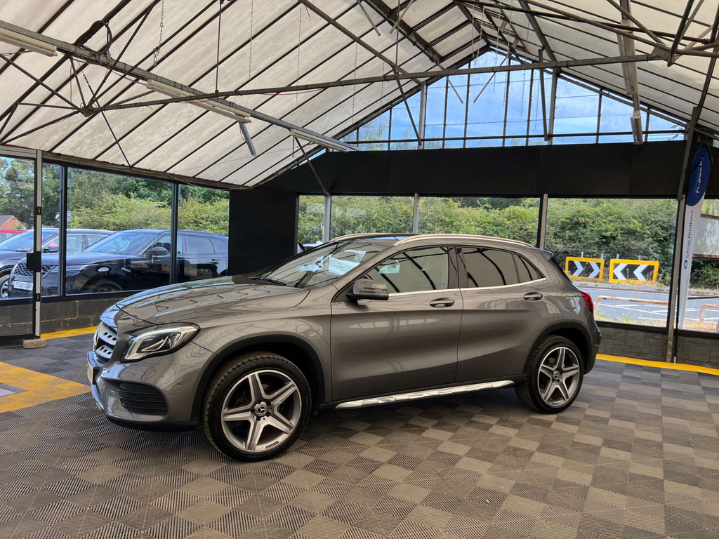 Mercedes-Benz GLA Class Gla 180 Amg Line Edition Grey #3