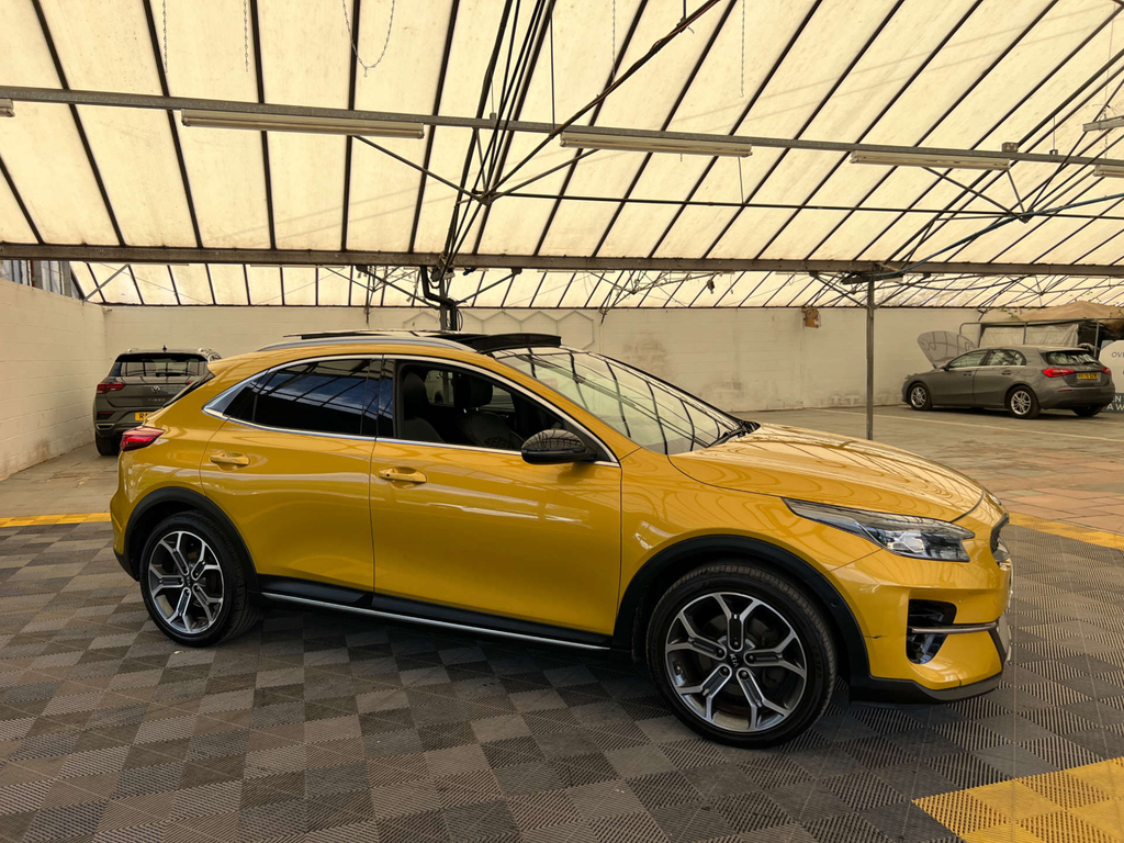 Kia Xceed Suv Yellow