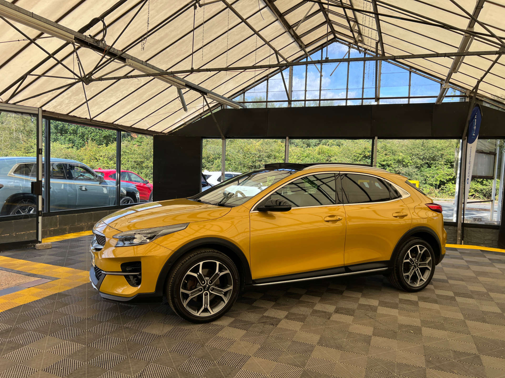 Kia Xceed Suv Yellow #3