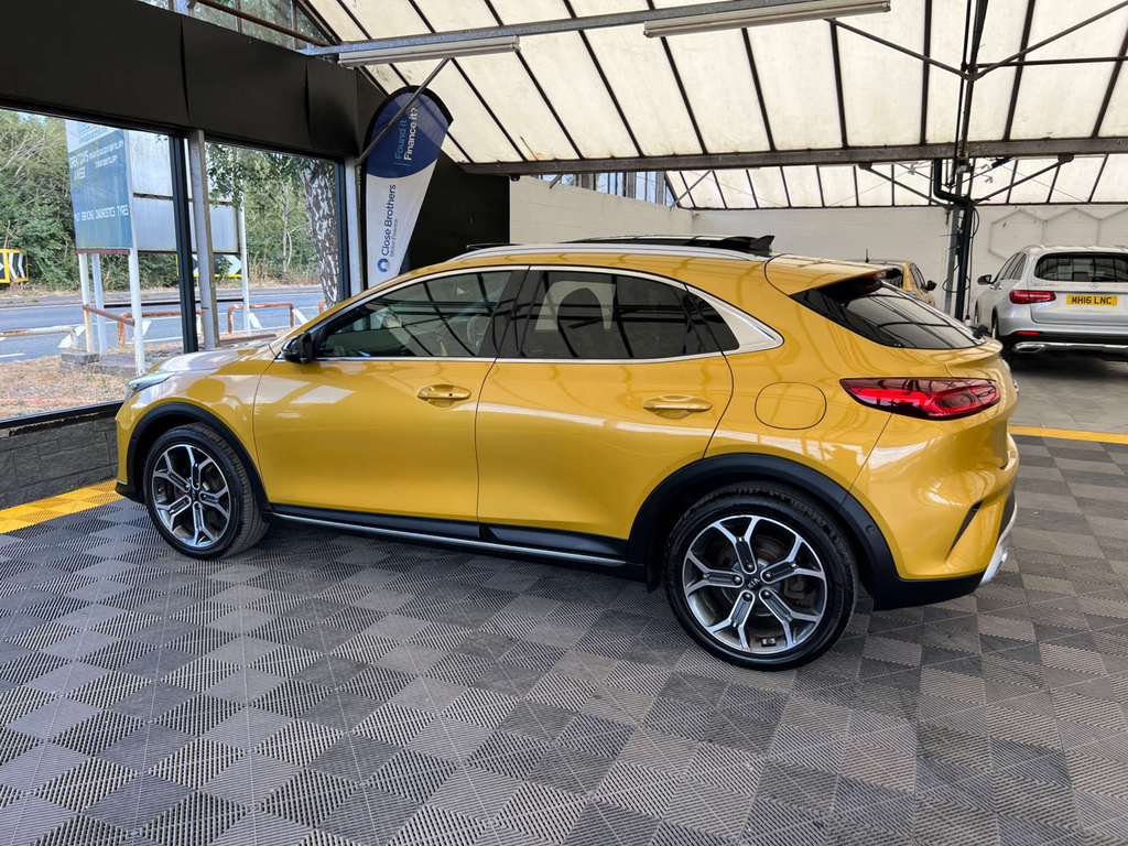 Kia Xceed Suv Yellow #4