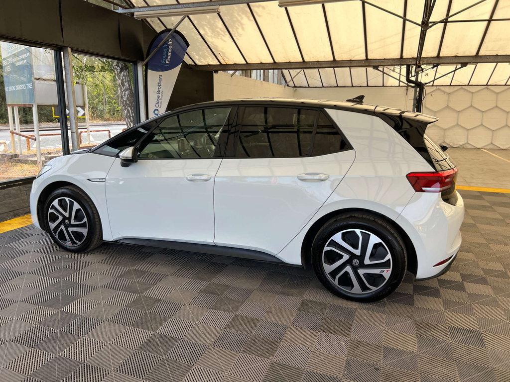 Volkswagen ID.3 Hatchback White #4