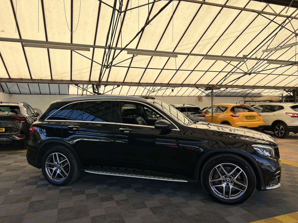 Mercedes-Benz GLC Class Glc 220 D 4Matic Amg Line Premium Black
