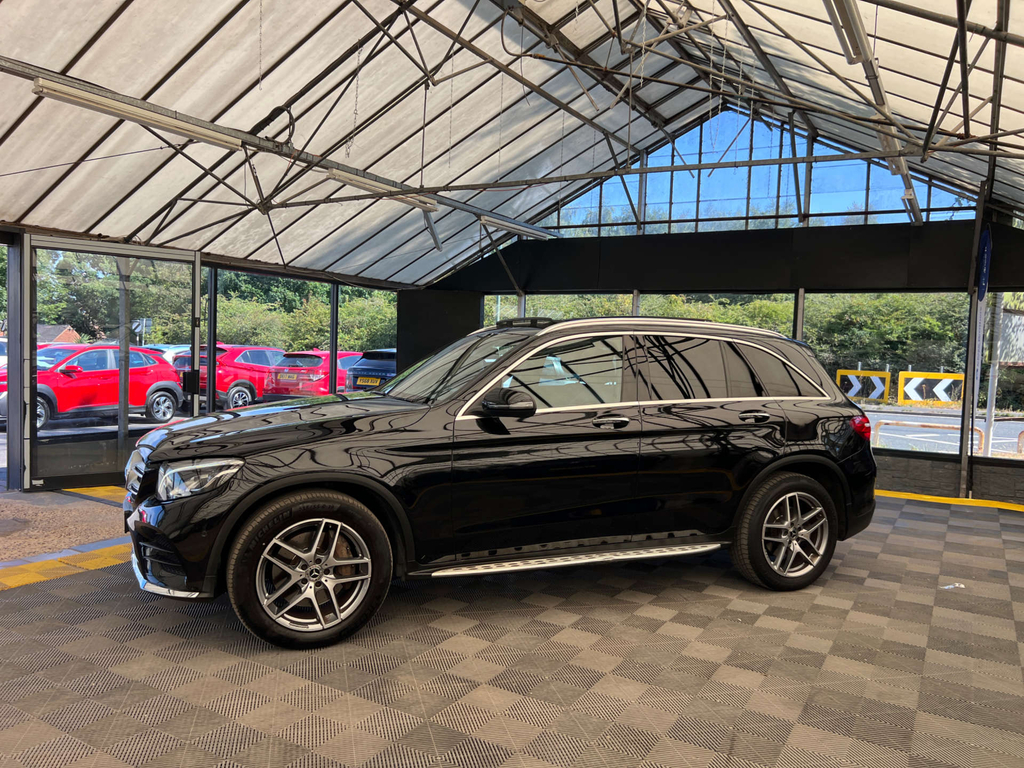 Mercedes-Benz GLC Class Glc 220 D 4Matic Amg Line Premium Black #3