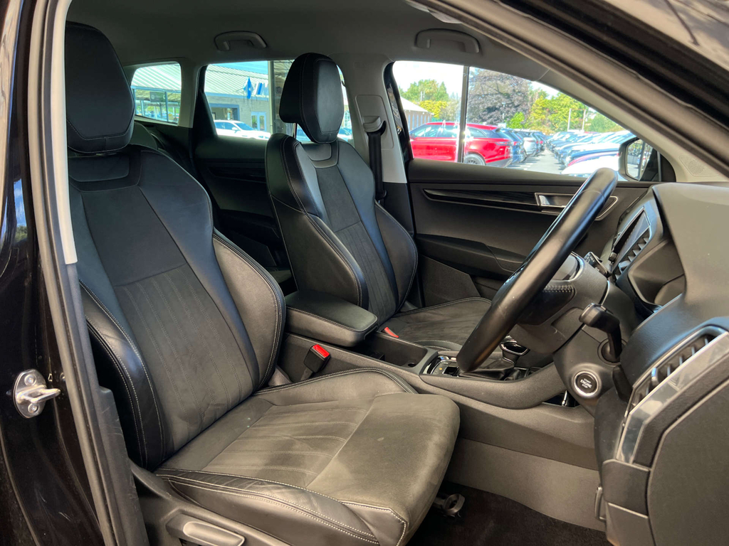 Skoda Karoq Suv Black #6