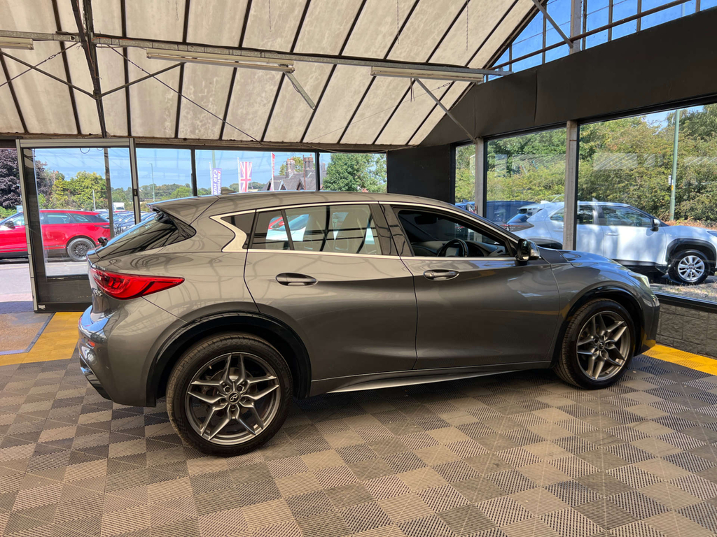 Infiniti Q30 Hatchback Grey #5