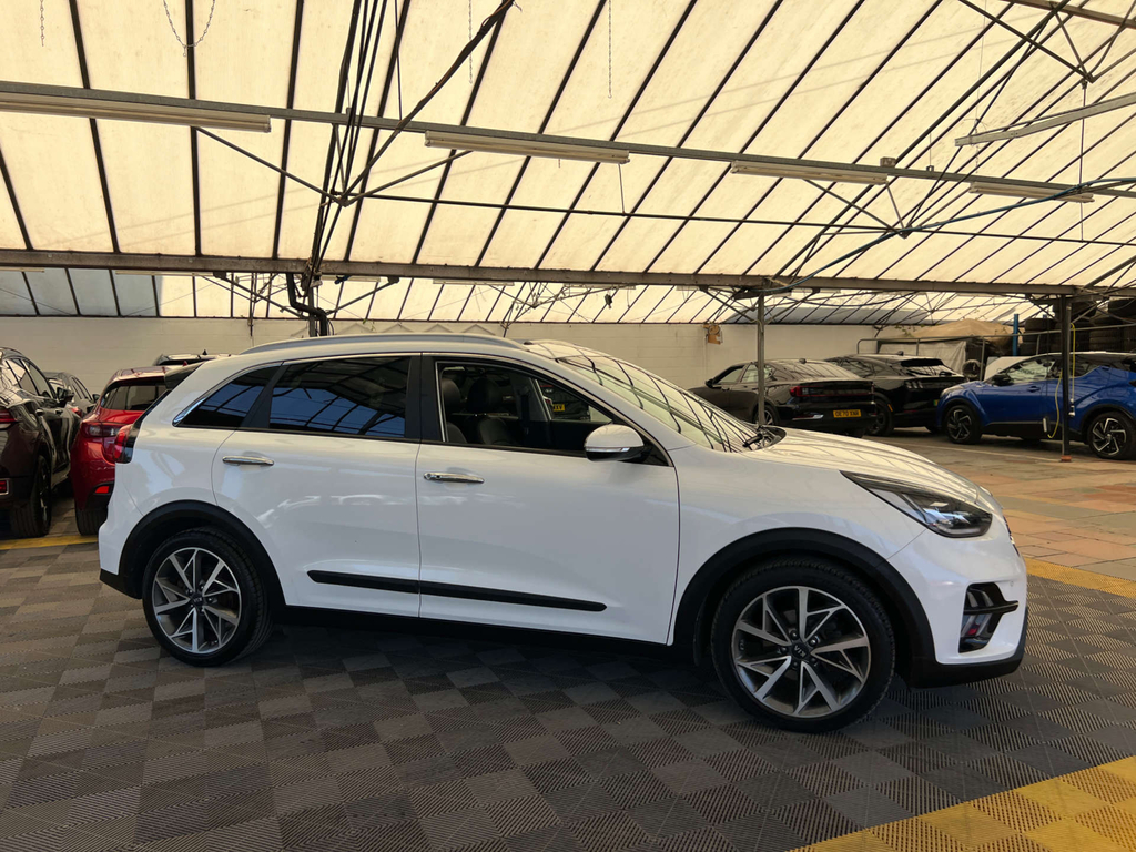 Kia Niro Niro 4 Hev S-a White