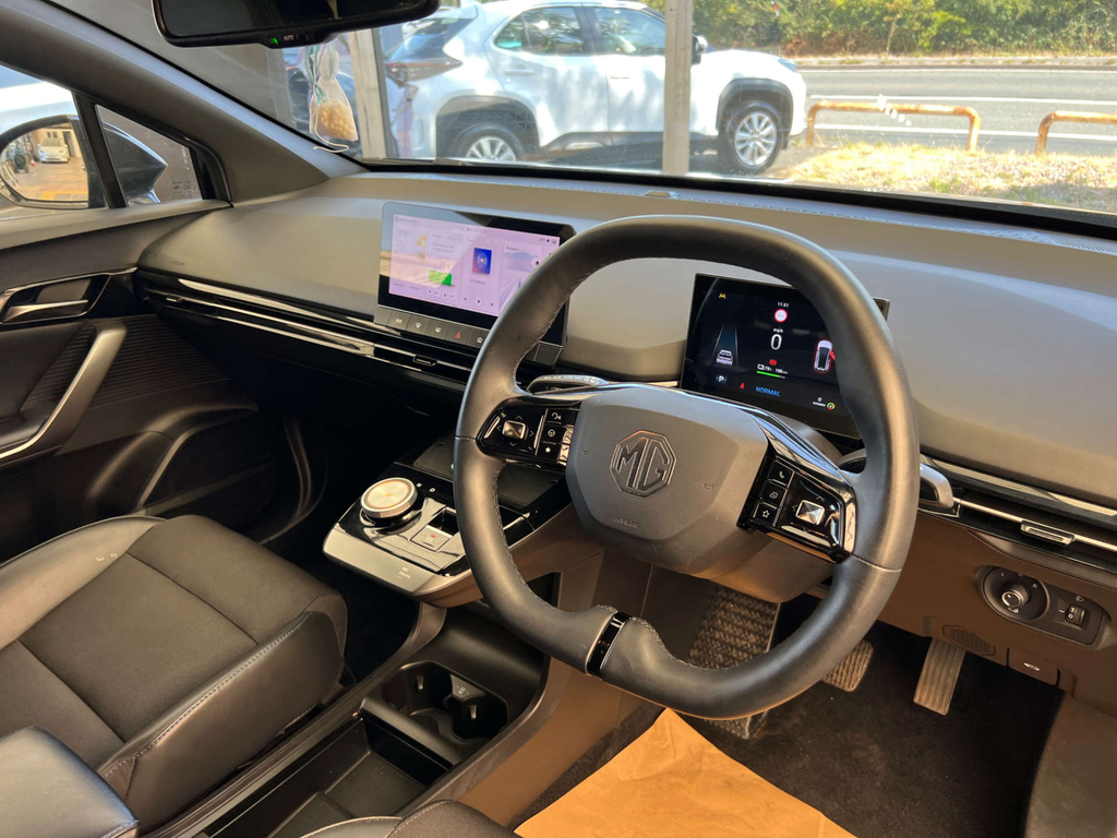 MG MG4 Hatchback Black #6