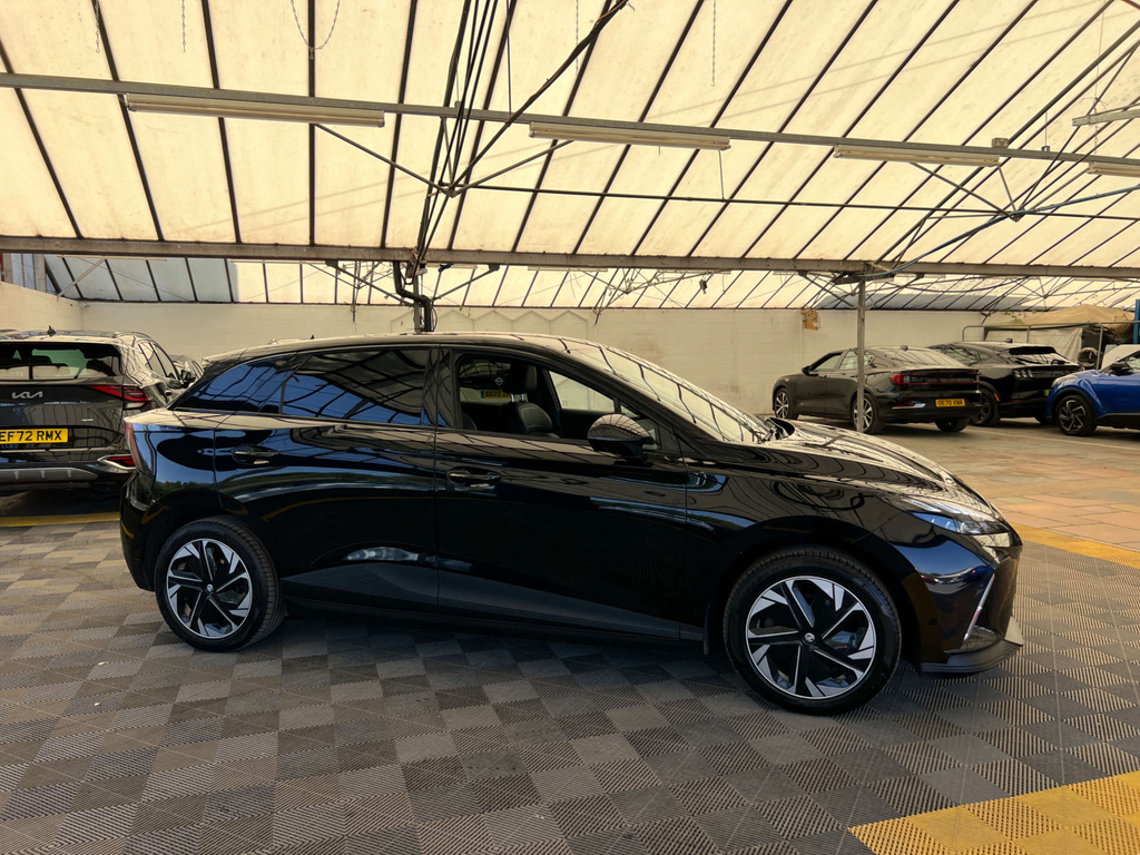 MG MG4 Hatchback Black