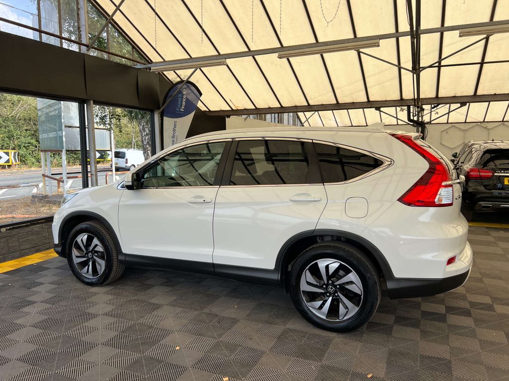 Honda Cr-V Suv White #4