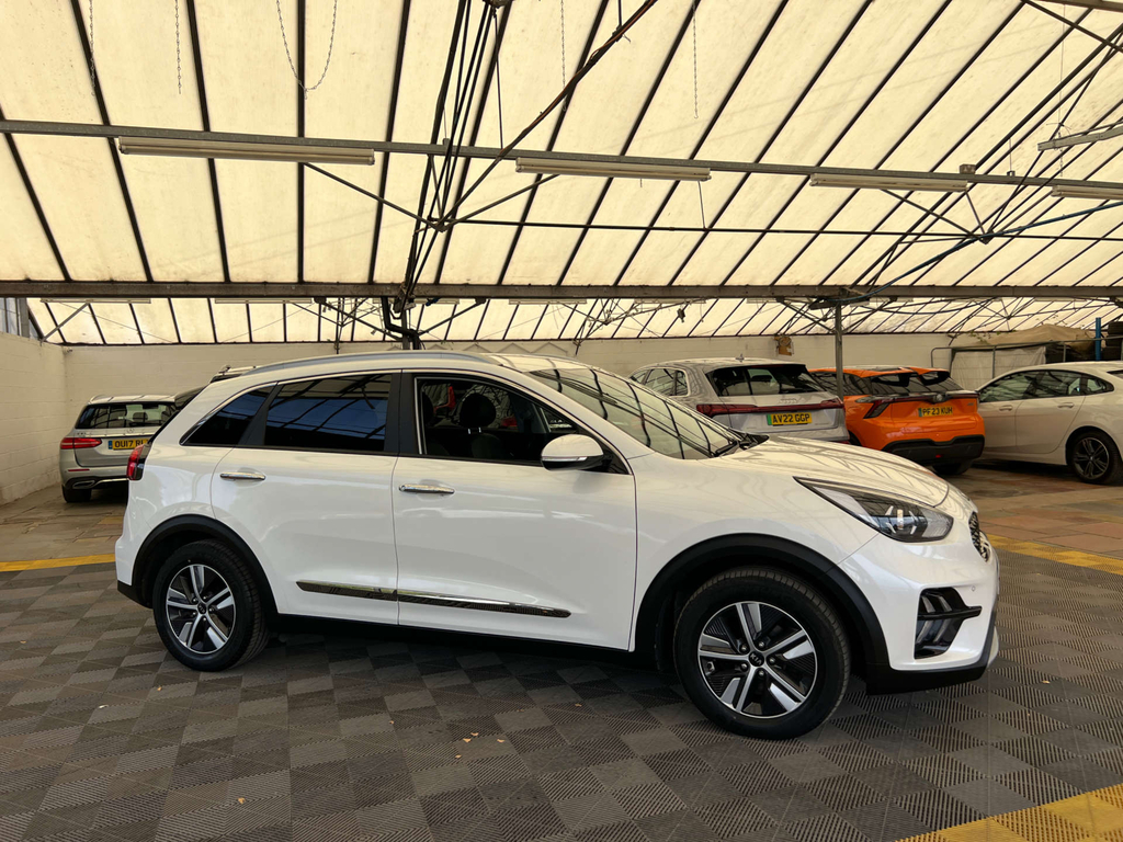 Kia Niro Suv White