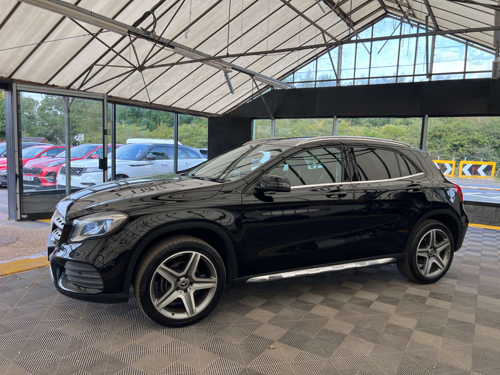 Mercedes-Benz GLA Class Suv Black #3
