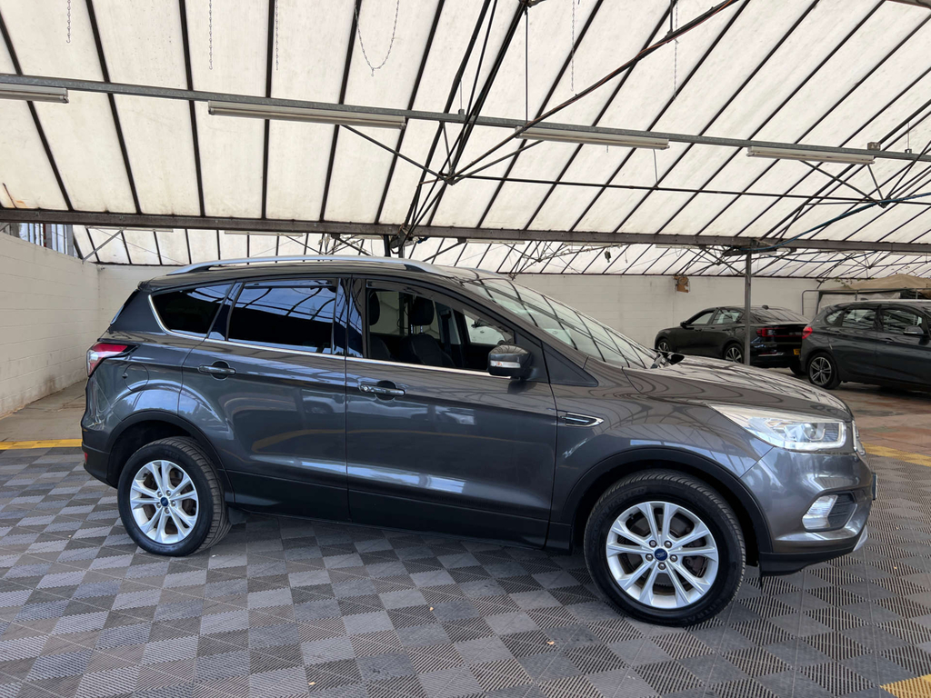 Ford Kuga 1.5T Ecoboost Zetec Suv Euro 6 White #1