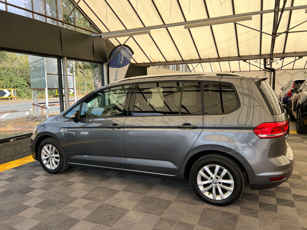 Volkswagen Touran Touran Se Family Tdi Bluemotion Technology DA17LWC Grey #2