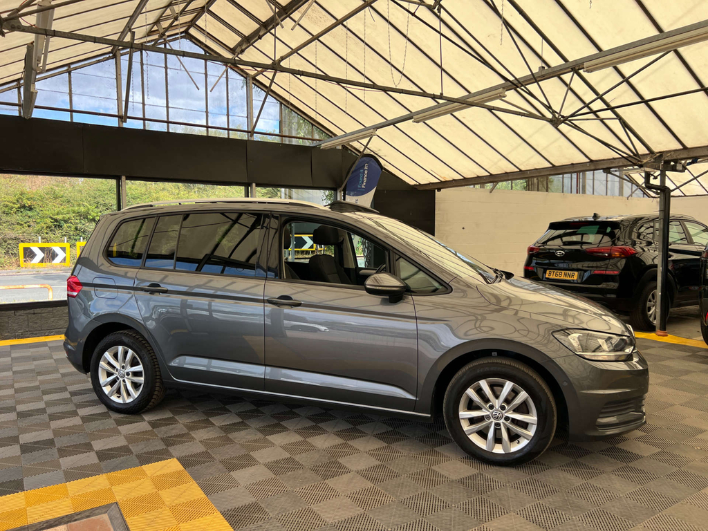 Volkswagen Touran Touran Se Family Tdi Bluemotion Technology Grey