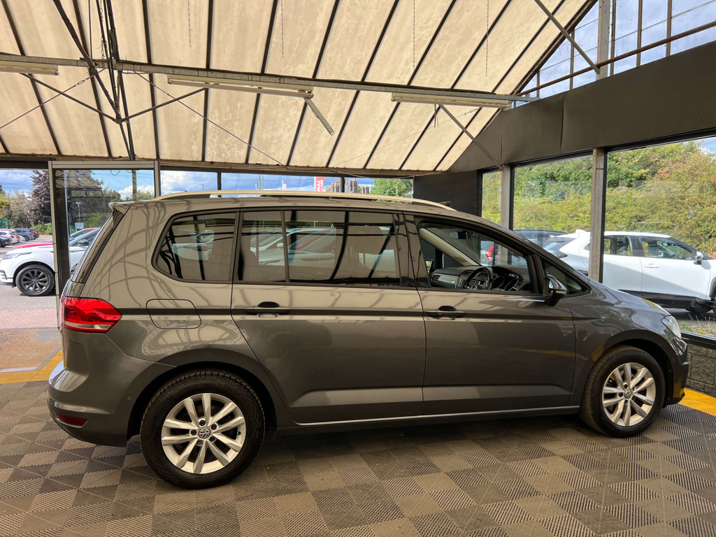 Volkswagen Touran Touran Se Family Tdi Bluemotion Technology DA17LWC Grey #4