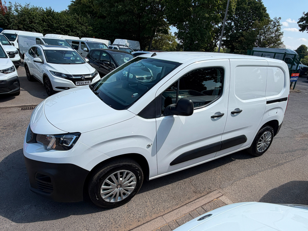 Peugeot Partner Mpv White #4