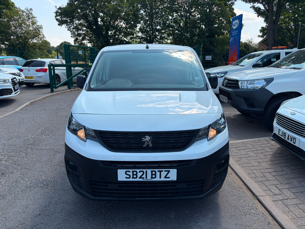 Peugeot Partner Mpv White #3