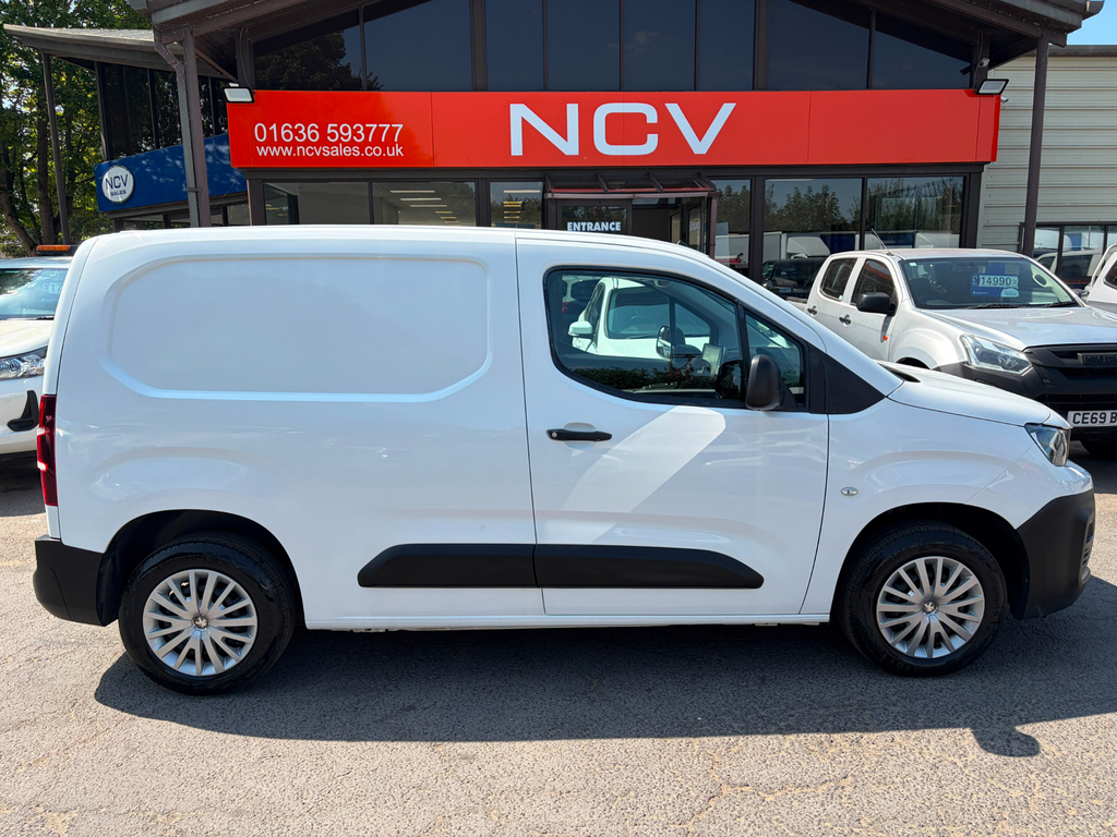 Peugeot Partner Mpv White #2