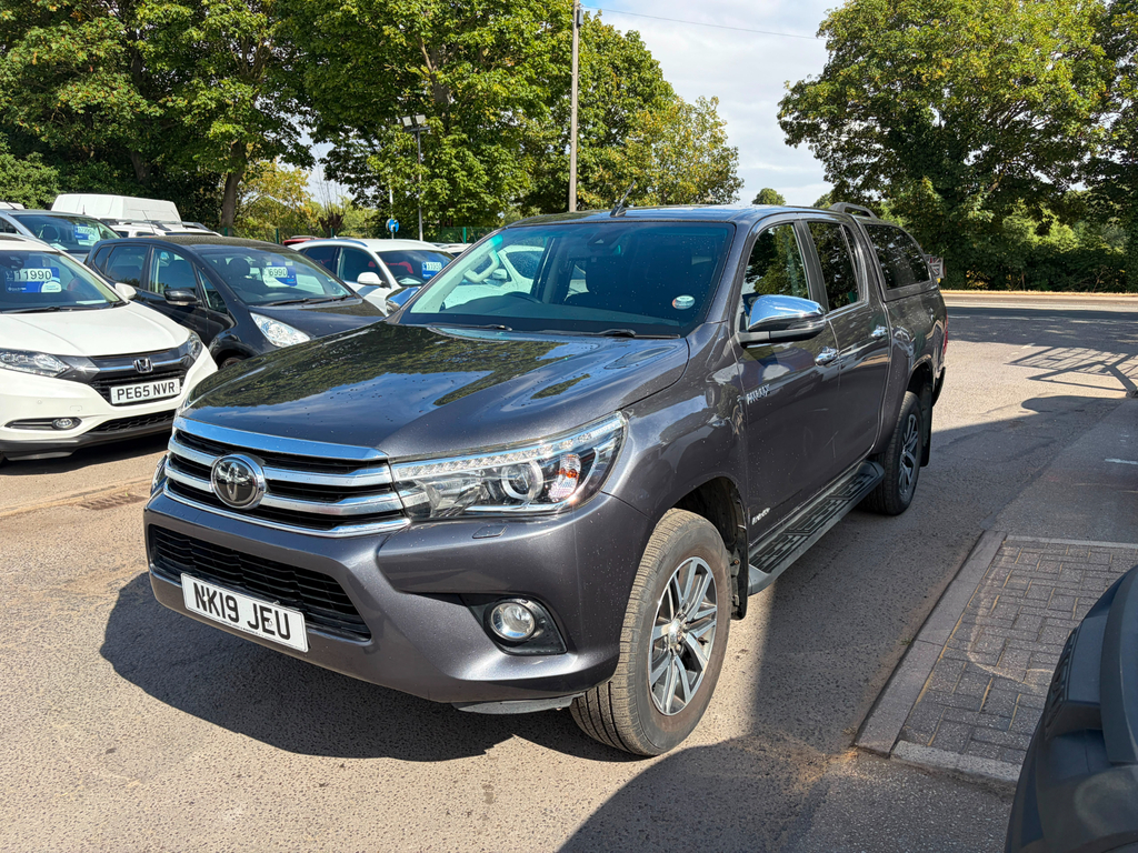 Toyota HILUX 2.4L Active White #7