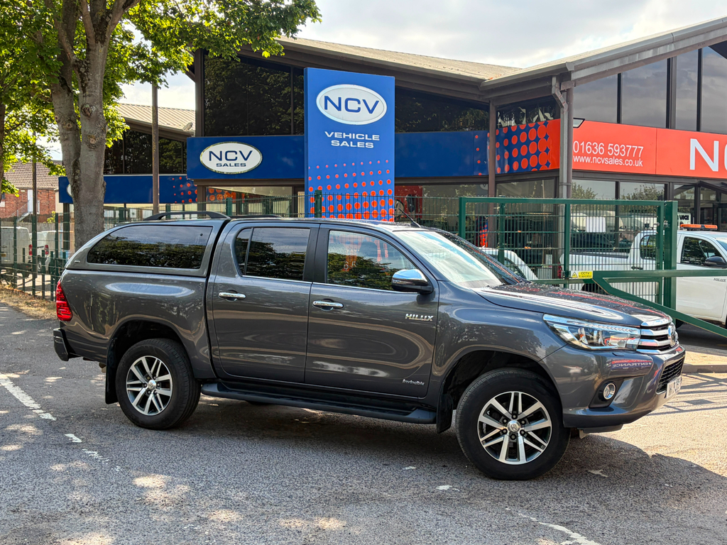 Toyota HILUX Pickup Grey
