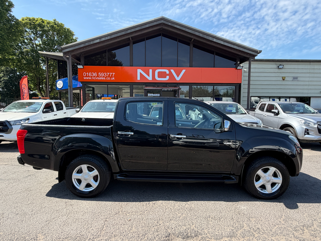 Isuzu D-Max Pickup Black #2