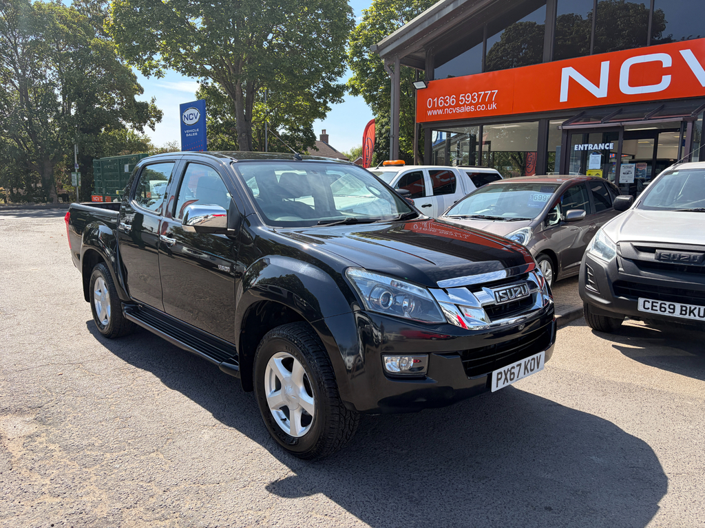 Isuzu D-Max Pickup Black #3