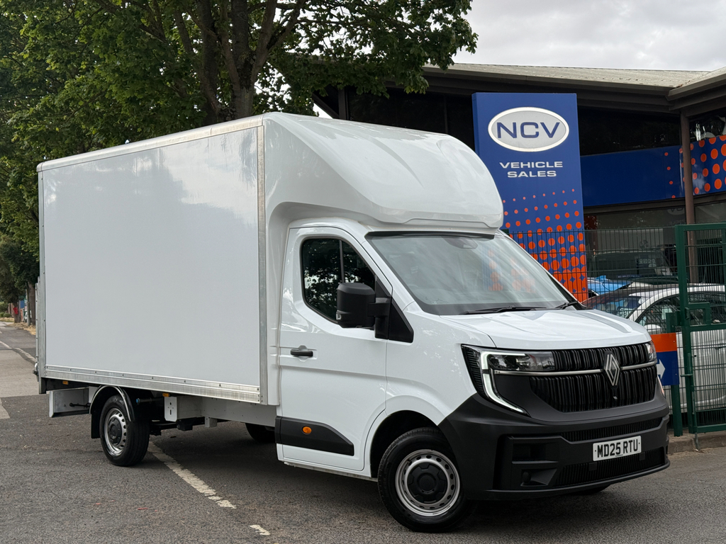 Renault Master Ll35 Advance Dci Luton Lwb Tail Lift White