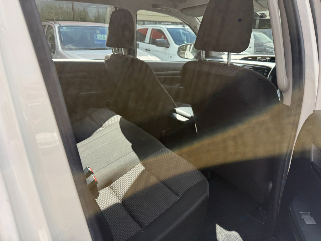 Toyota HILUX Invincible 2.8 D-4d Dcab Blue #12