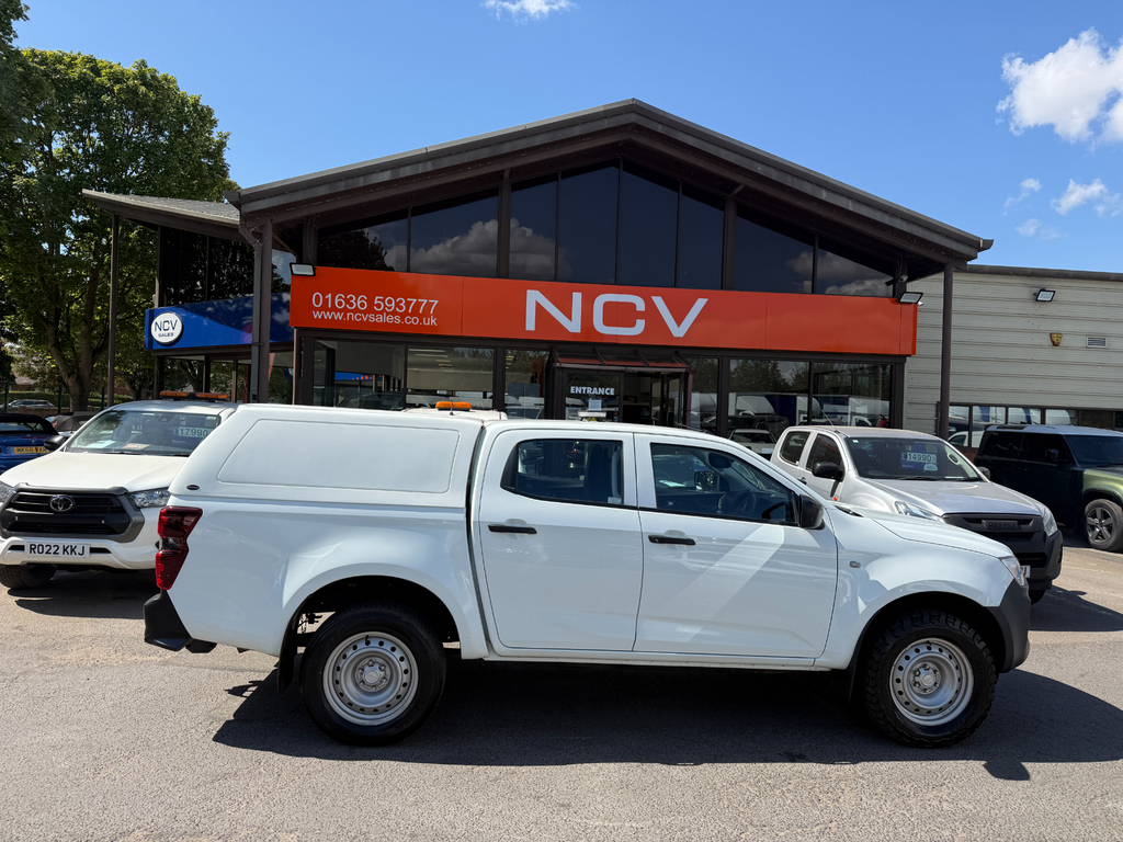 Isuzu D-Max Utility Dcb 4X4 Truckman Top White #2