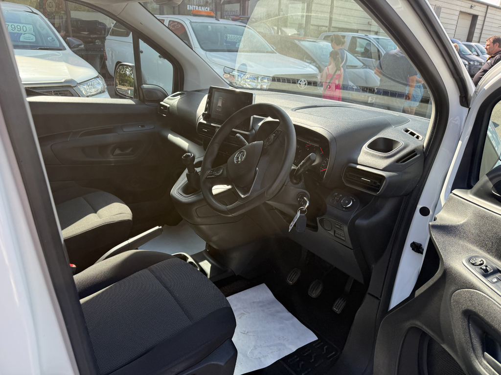 Vauxhall Combo 1.5 Turbo D 2300 Sportive L1 H1 Euro 6 White #14